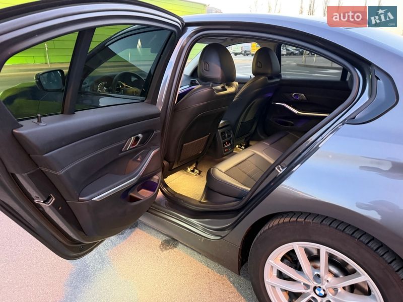 Седан BMW 3 Series 2019 в Киеве