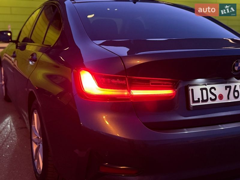Седан BMW 3 Series 2019 в Киеве