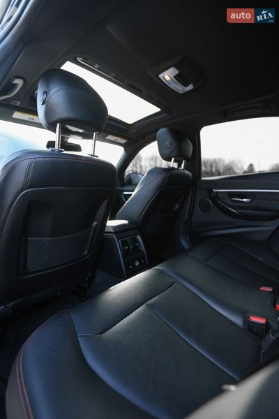 Седан BMW 3 Series 2016 в Львове