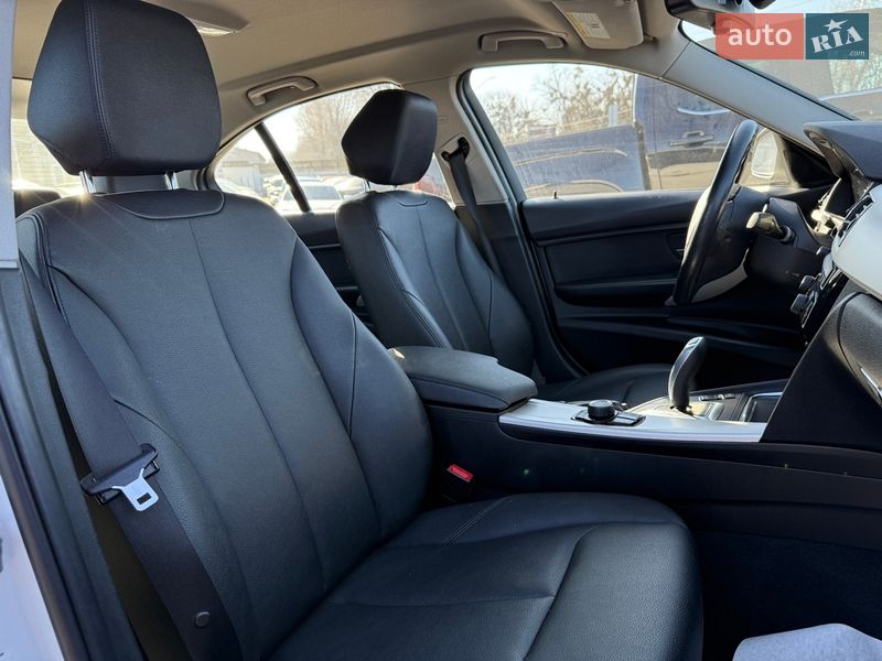 Седан BMW 3 Series 2018 в Житомире