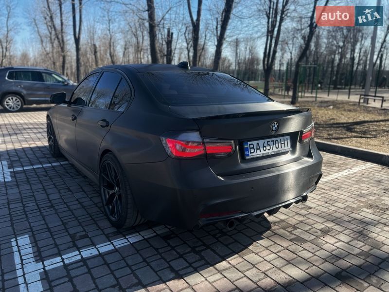 Седан BMW 3 Series 2015 в Кропивницком