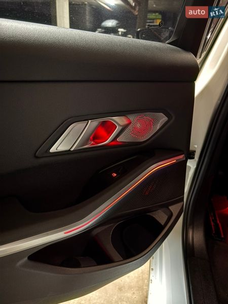 Седан BMW 3 Series 2020 в Львове