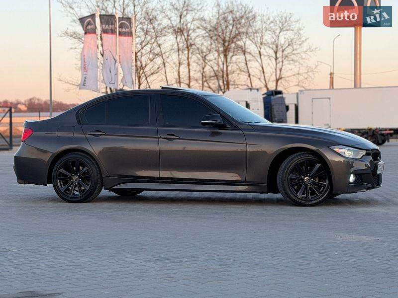 Седан BMW 3 Series 2013 в Черновцах