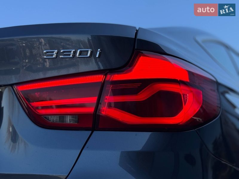 Седан BMW 3 Series 2017 в Ровно