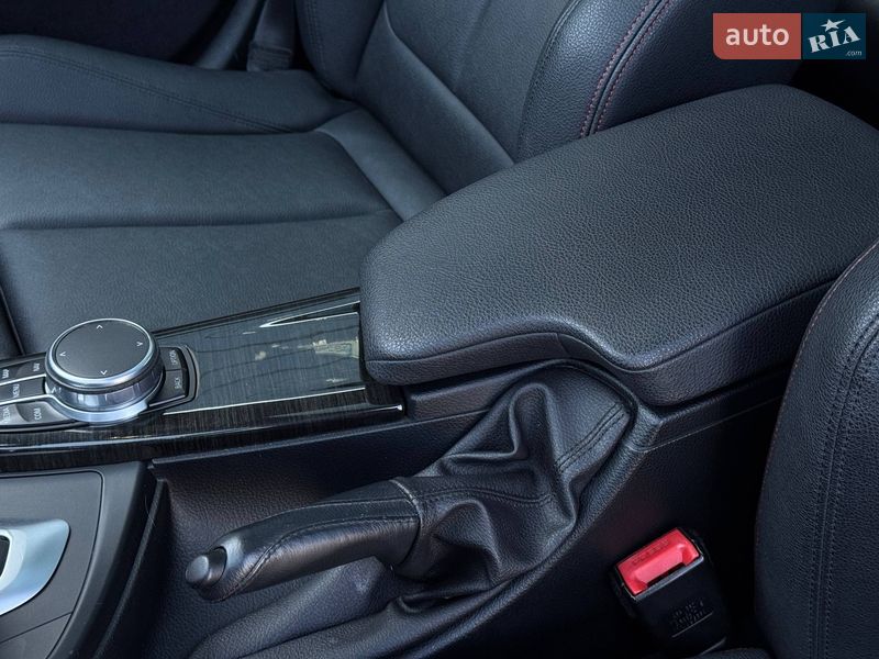 Седан BMW 3 Series 2017 в Ровно