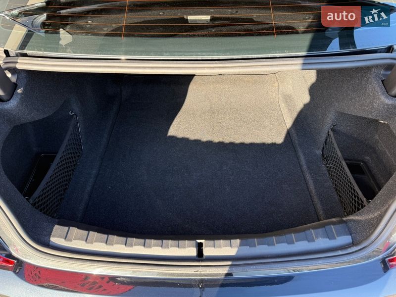 Седан BMW 3 Series 2020 в Киеве