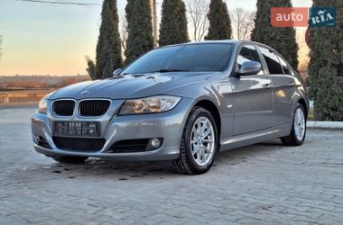 Седан BMW 3 Series 2011 в Чернівцях