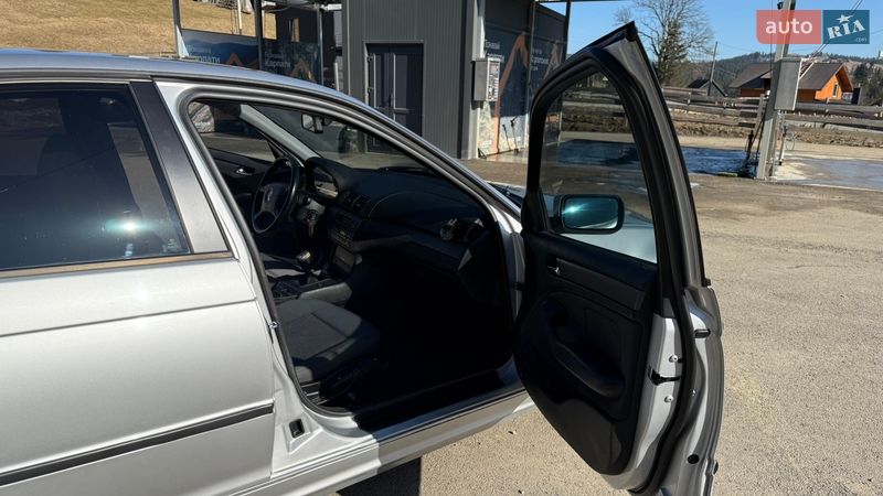 Седан BMW 3 Series 2004 в Надвірній