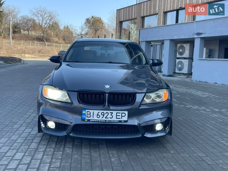Седан BMW 3 Series 2005 в Ровно