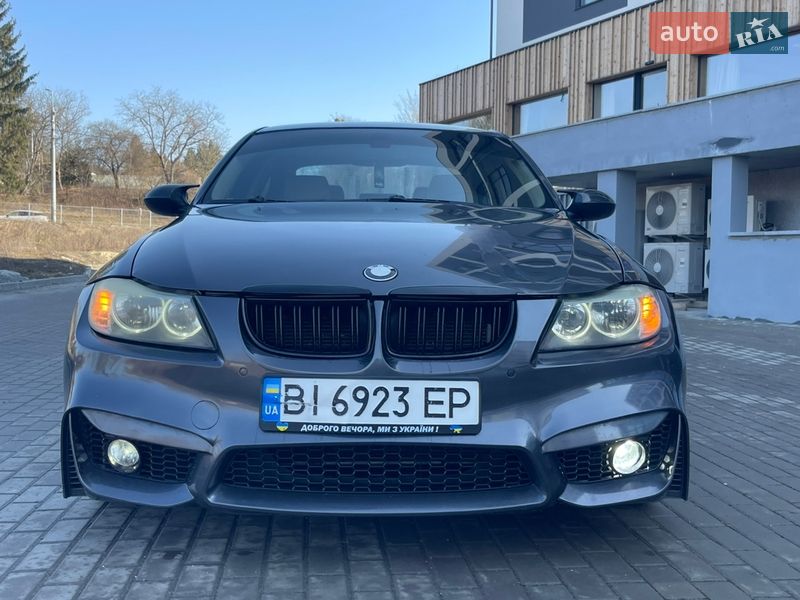 Седан BMW 3 Series 2005 в Ровно