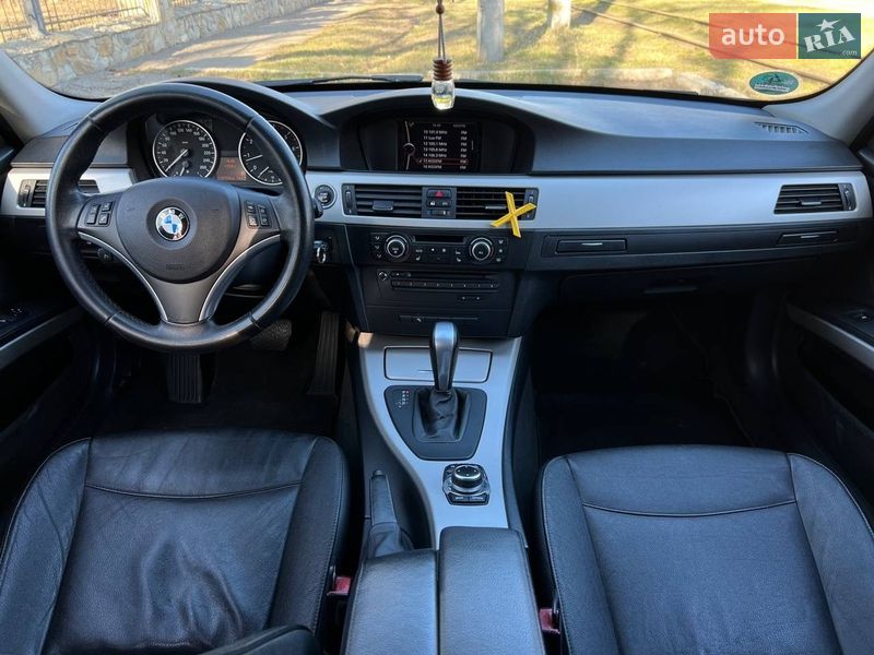 Седан BMW 3 Series 2010 в Одессе