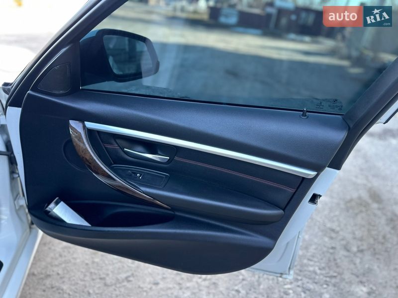 Седан BMW 3 Series 2015 в Ровно фото 28 Седан BMW 3 Series 2015 в Ровно