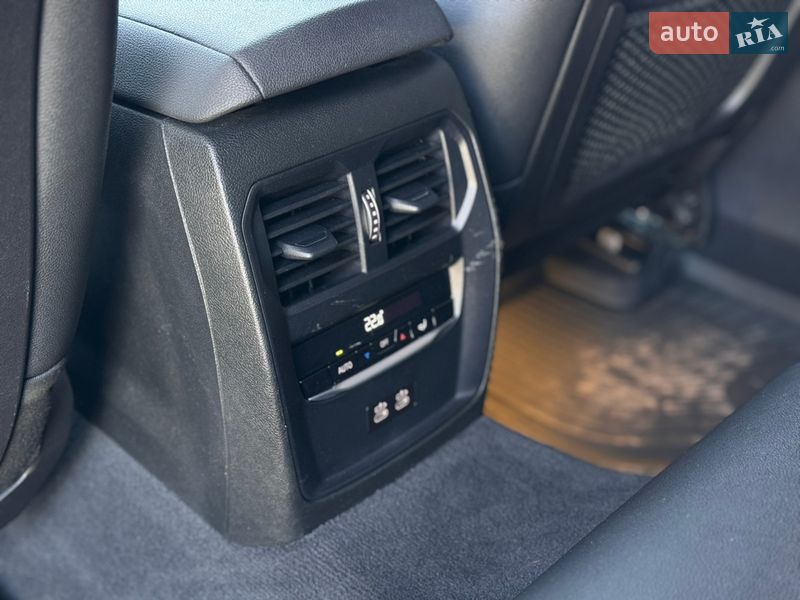 Седан BMW 3 Series 2020 в Кропивницькому