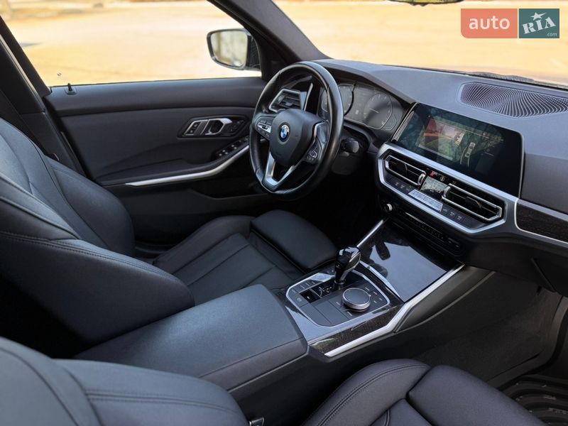 Седан BMW 3 Series 2020 в Кропивницькому