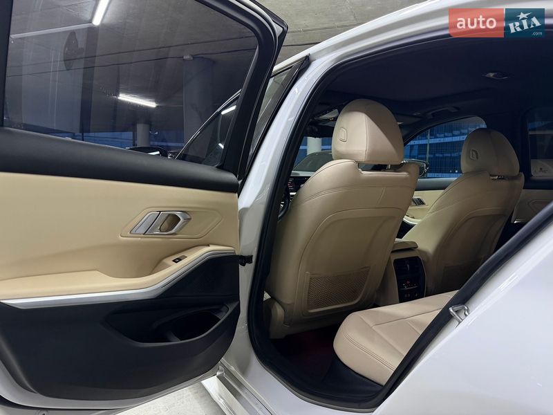 Седан BMW 3 Series 2019 в Одессе