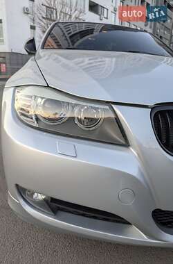 Седан BMW 3 Series 2011 в Вишневому