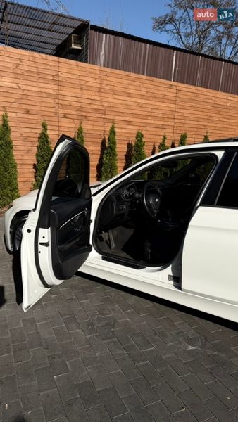 Седан BMW 3 Series 2015 в Києві