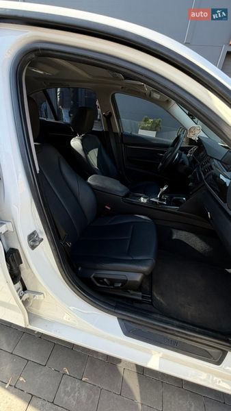 Седан BMW 3 Series 2015 в Києві