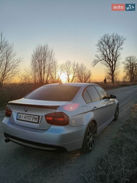 Седан BMW 3 Series 2005 в Дымере