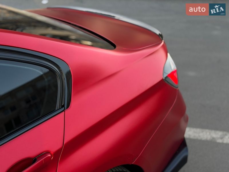 Седан BMW 3 Series 2014 в Киеве