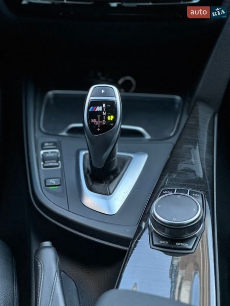 Седан BMW 3 Series 2017 в Киеве