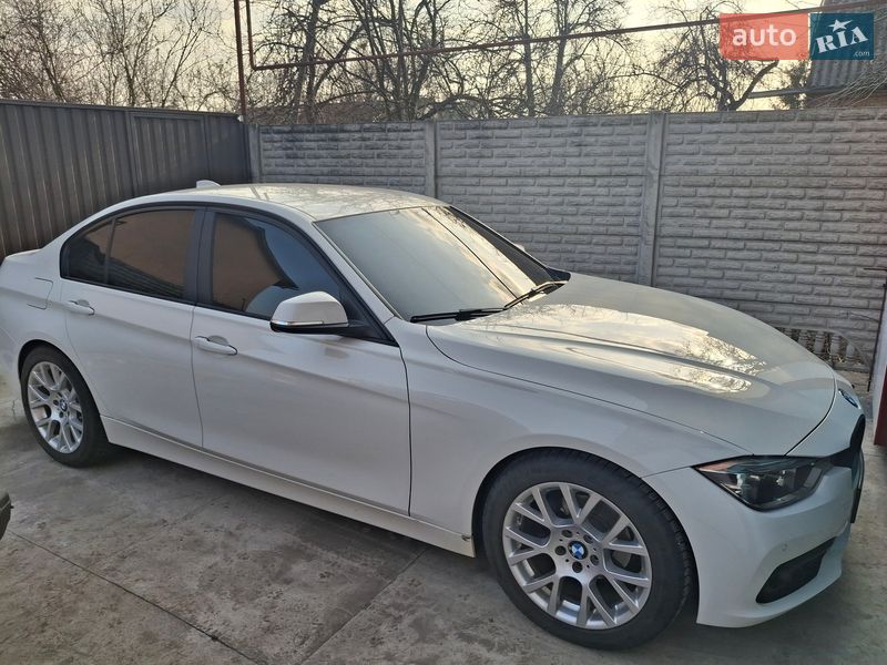 Седан BMW 3 Series 2018 в Запоріжжі
