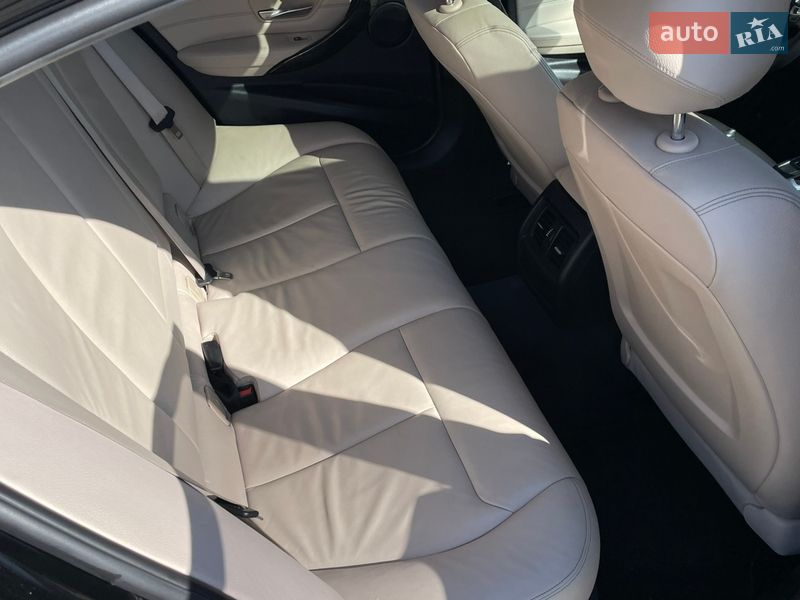 Седан BMW 3 Series 2013 в Львове