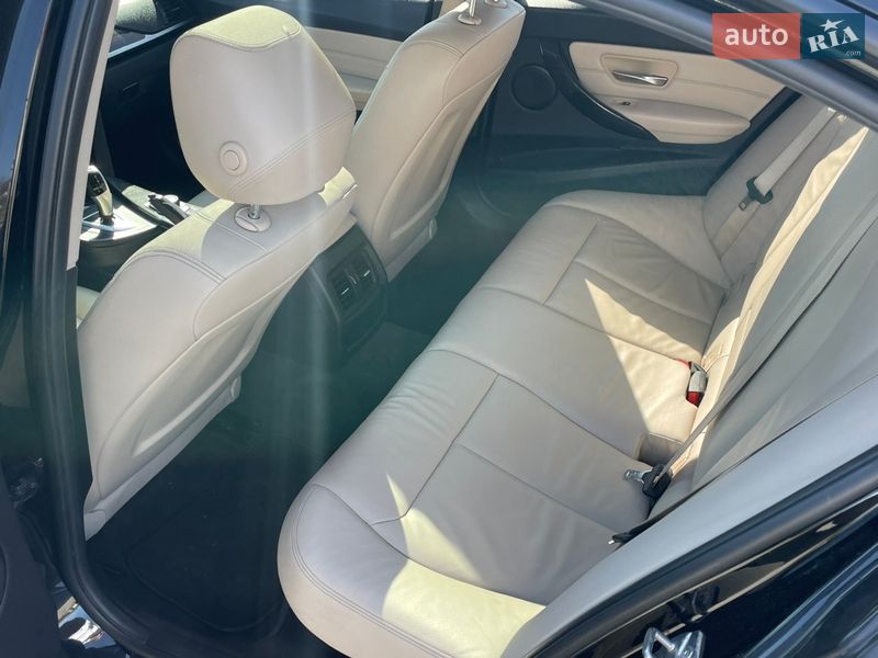 Седан BMW 3 Series 2013 в Львове