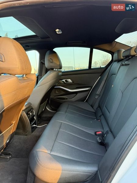 Седан BMW 3 Series 2020 в Львове