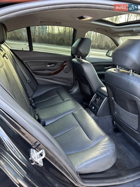 Седан BMW 3 Series 2015 в Львове