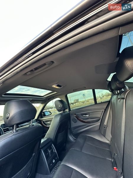 Седан BMW 3 Series 2015 в Львове