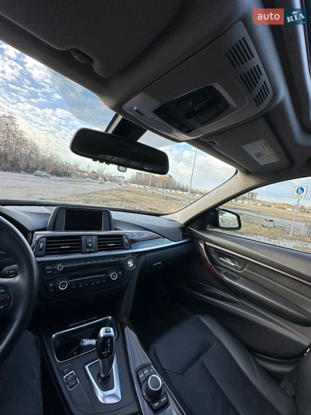 Седан BMW 3 Series 2015 в Львове