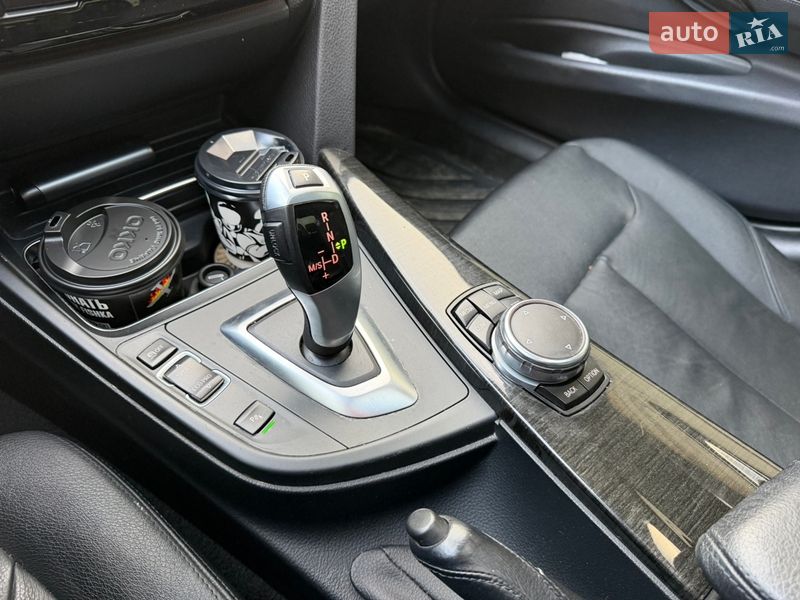 Седан BMW 3 Series 2016 в Киеве