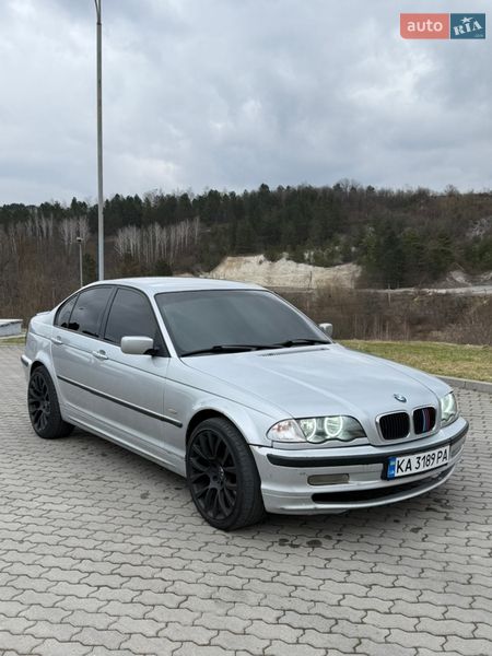 Седан BMW 3 Series 2001 в Могилев-Подольске