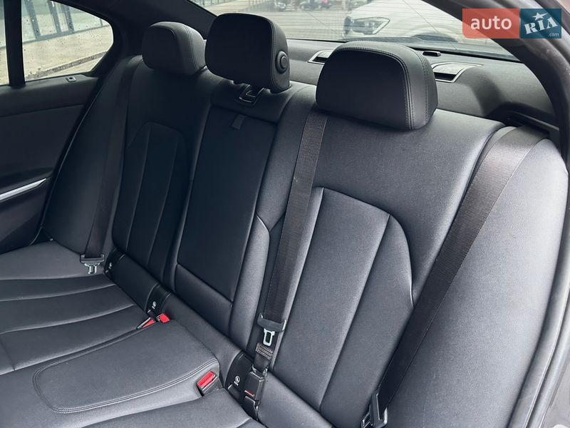Седан BMW 3 Series 2019 в Одесі