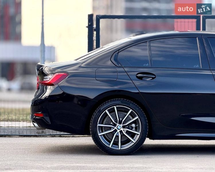 Седан BMW 3 Series 2019 в Киеве