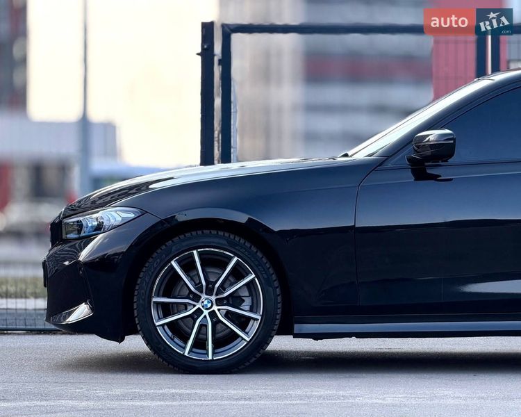 Седан BMW 3 Series 2019 в Киеве