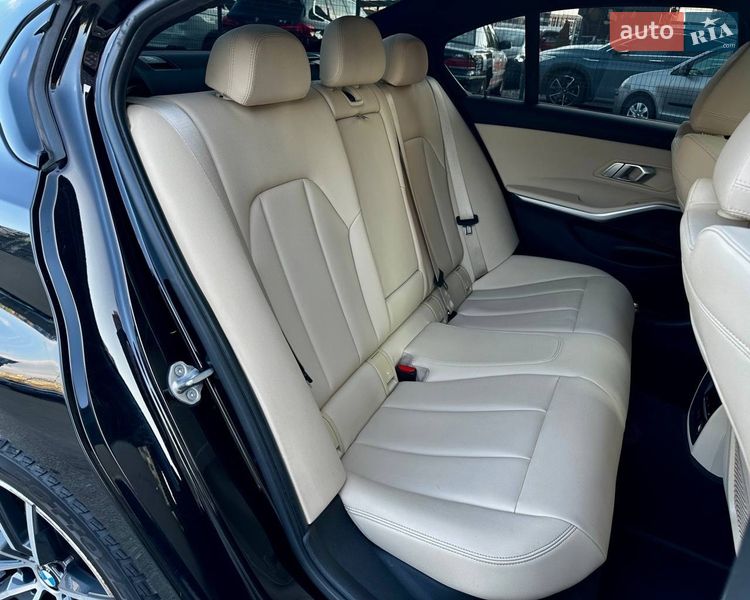 Седан BMW 3 Series 2019 в Киеве