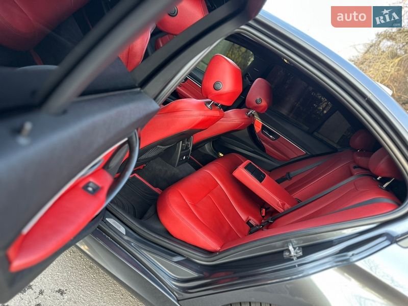 Седан BMW 3 Series 2012 в Умані