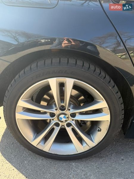 Седан BMW 3 Series 2016 в Киеве