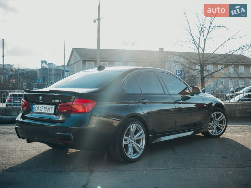 Седан BMW 3 Series 2017 в Киеве