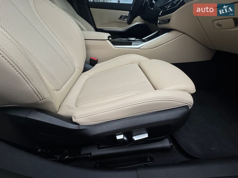 Седан BMW 3 Series 2023 в Виннице