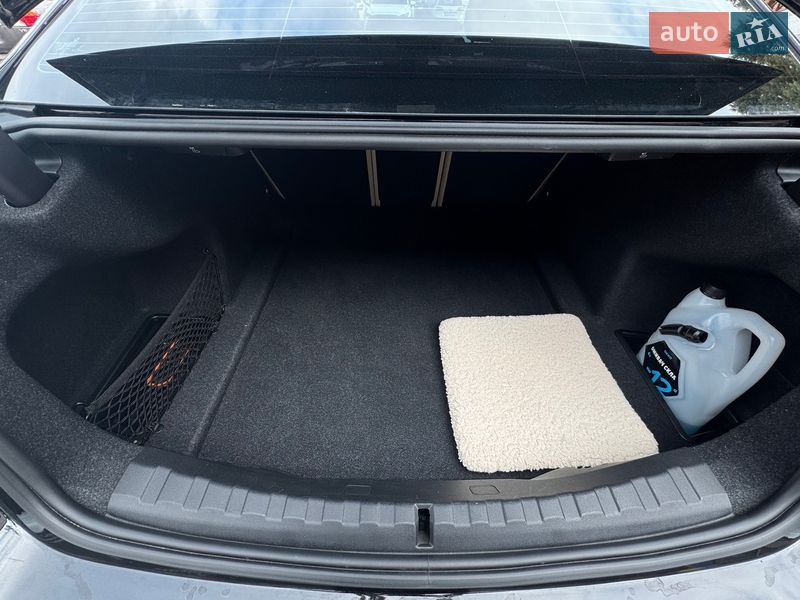 Седан BMW 3 Series 2023 в Виннице