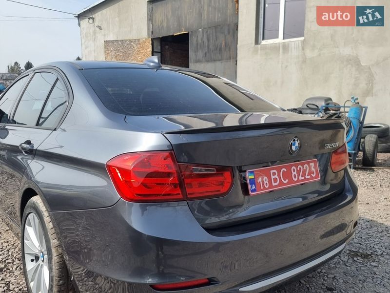 Седан BMW 3 Series 2013 в Кременце