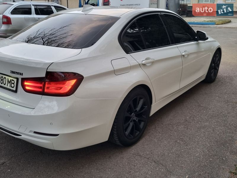 Седан BMW 3 Series 2013 в Черкассах