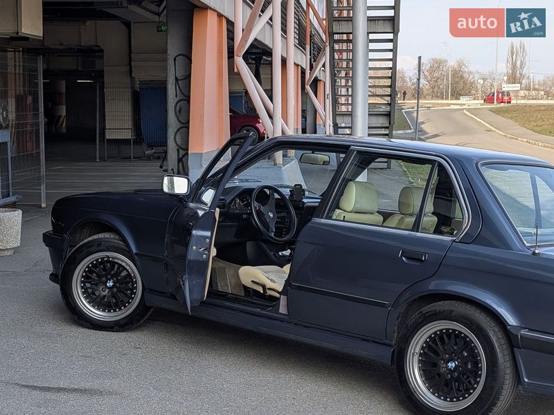 Седан BMW 3 Series 1985 в Киеве