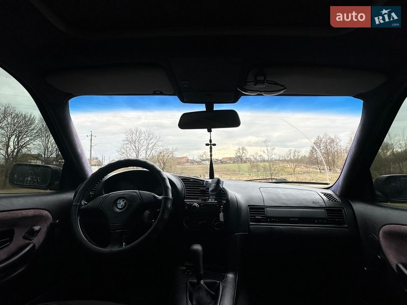 Седан BMW 3 Series 1995 в Гнівані