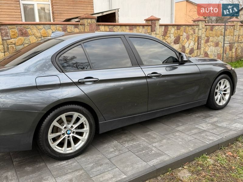 Седан BMW 3 Series 2016 в Івано-Франківську