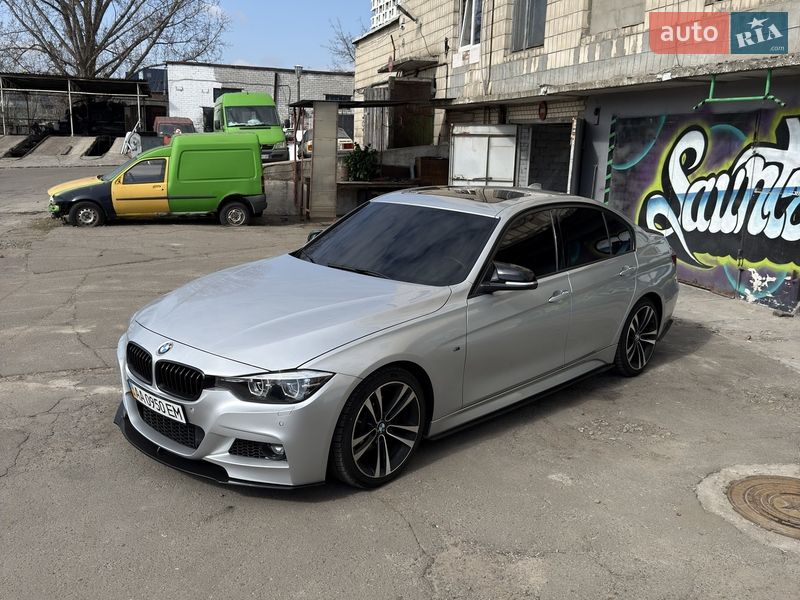 Седан BMW 3 Series 2018 в Киеве