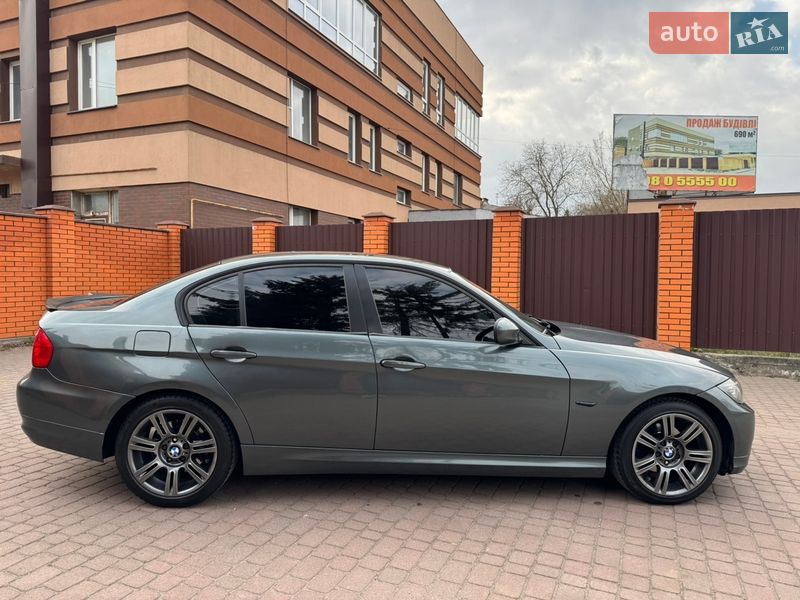 Седан BMW 3 Series 2009 в Хмельницком